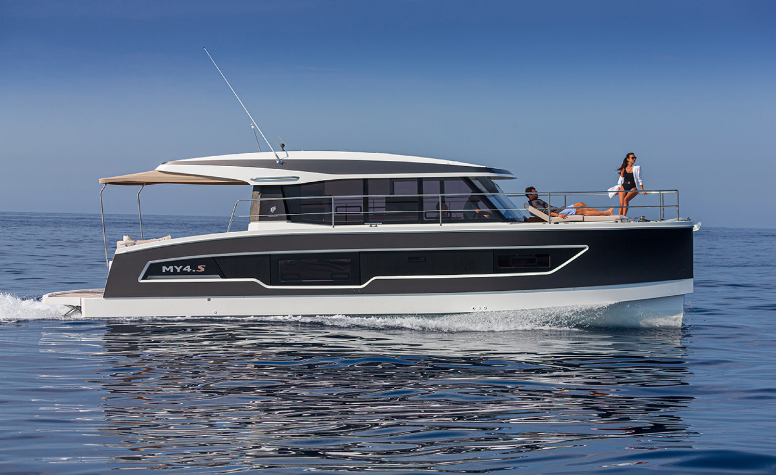 New model and new name for the range of motor yachts catamarans